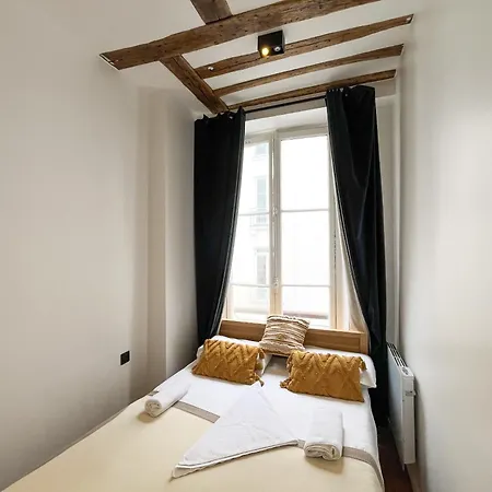 Urban Flat 108 - Classic Parisian 4 Bdr Flat Parigi